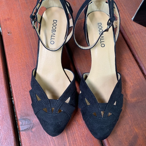 Currant Scones Heel in Black -from ModCloth - Picture 3 of 6